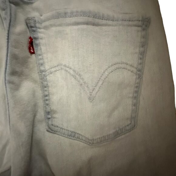 Levi’s ~ Women’s light wash Mile High Super Skinny Jeans ~ size 28/32 - Picture 3 of 12